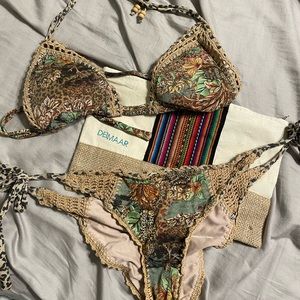 Del Maar Size M/L bathing suit with carrying case